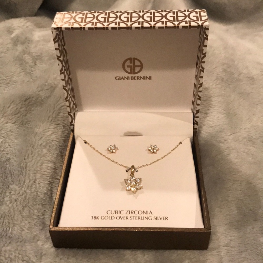 Jewelry Gift Set Flower Necklace and Earring 🌸